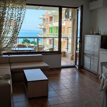Cozy Apartment With Sea View And Free Parking Pomorie Extérieur photo