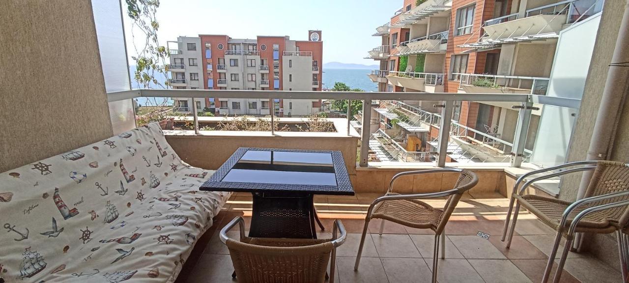Cozy Apartment With Sea View And Free Parking Pomorie Extérieur photo